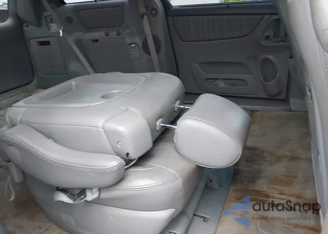 2008 Toyota Sienna Limited из США, поврежденный, VIN 5TDBK22C38S016742